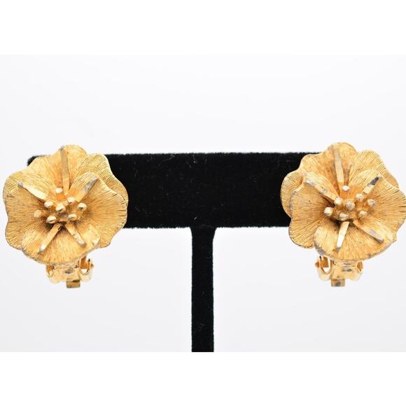 Vintage Flower Clip On Earrings Brushed Gold Metallic Cut Textured 1980s BinAA - Picture 1 of 12